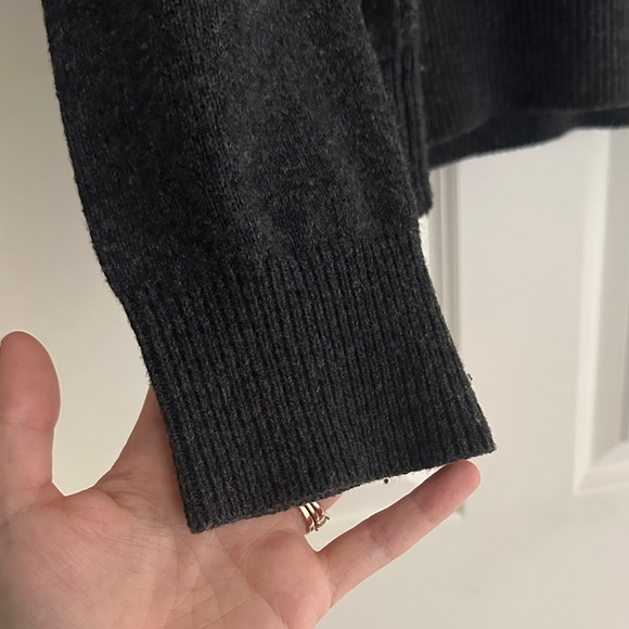 Banana Republic Men's Crewneck Sweater in Charcoal - Picture 6 of 9